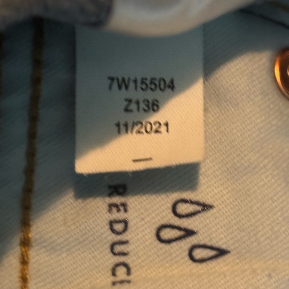 Lucky Brand Boy Mid Rise Distressed Denim Shorts Women’s 10/30 Medium Wash Raw - Picture 9 of 10